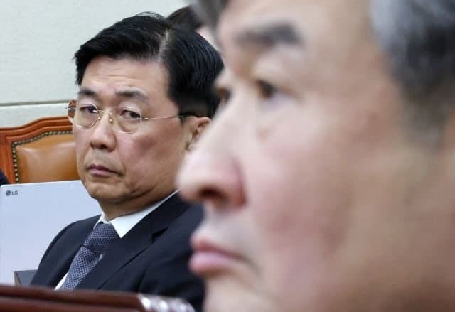 홍장원 특검 출석, "계엄 옹호 메시지 전달 지시 받은적 없어" 혐의 부인
