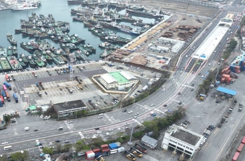 부산 북항 충장지하차도 시설물, 부산시 이관 완료 "인근 도로 교통 체증 개선에 큰 기여"