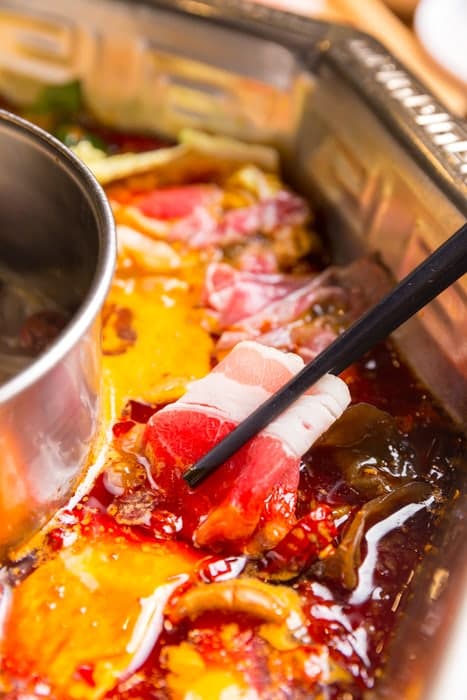 “끓는 훠궈 그대로 삼켰다가…” 8㎝ 식도 궤양 생긴 40대 中 여성, 얼음물 마셨더니 '재앙'