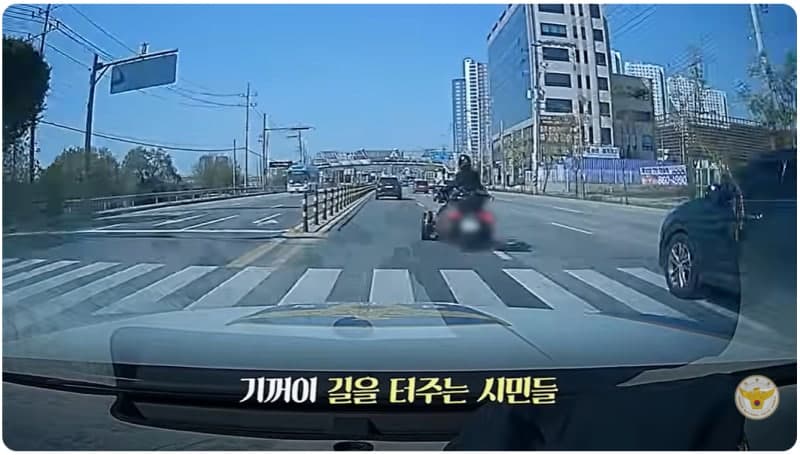 "아이가 아파요" 파출소 뛰어든 엄마…시민들이 터준 '8분의 기적'