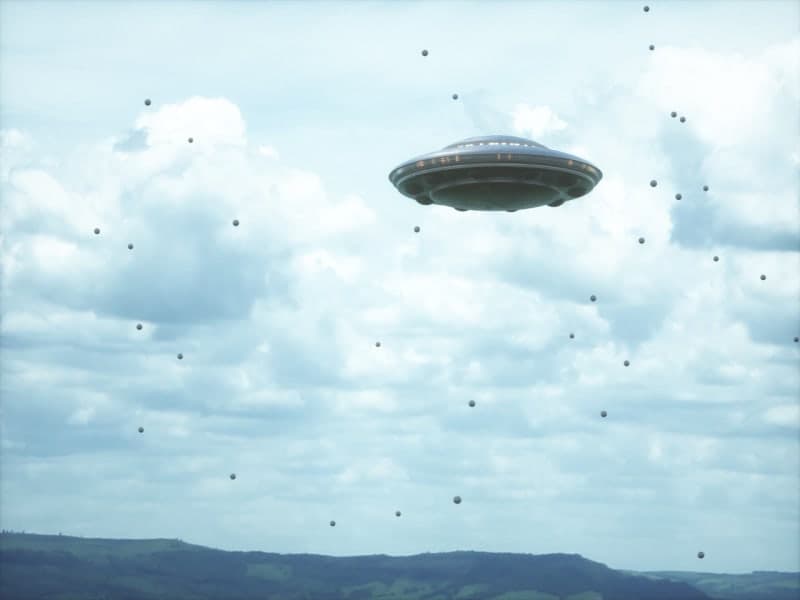 미 국방부, UFO·UAP 자료 2차 공개…2주간 조회수 10억 회 넘어서
