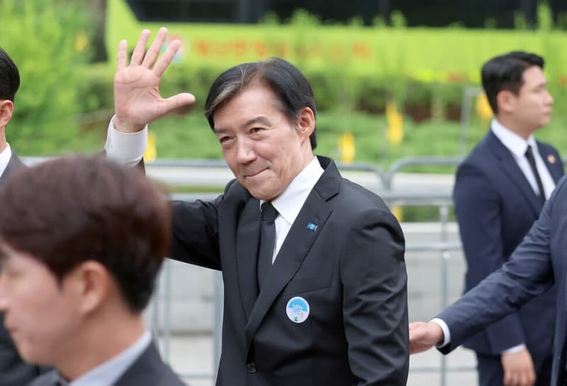 조국 "김용남 '차명 대부업체 의혹', 민주 진영 선거 전체에 나쁜 영향"