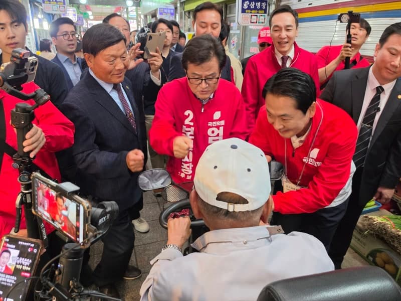 고향 보령 찾은 장동혁 "묻지도 따지지도 말고 2번 찍어야" "세금 제돈처럼 쓰는 당 뽑을건가"