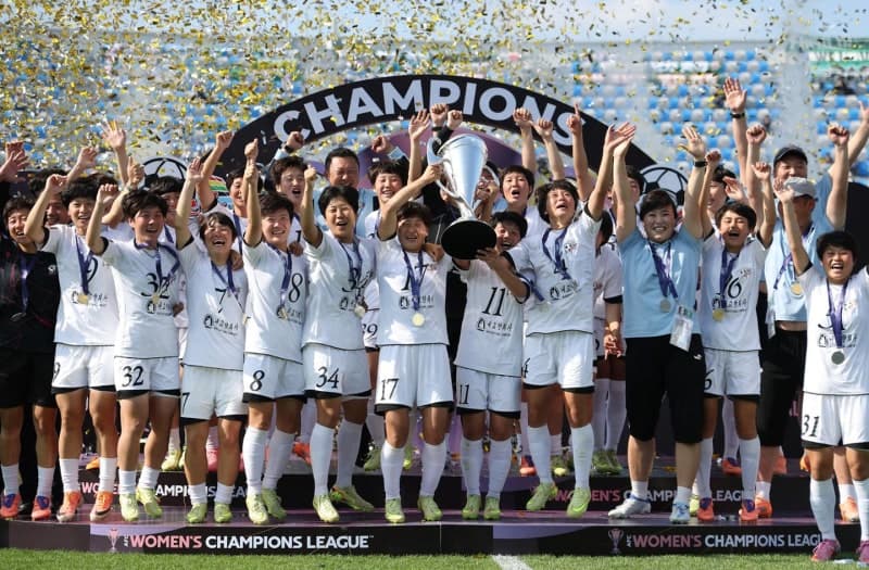 북한 여자축구 '내고향', 도쿄 꺾고 아시아 최정상…MVP 김경영