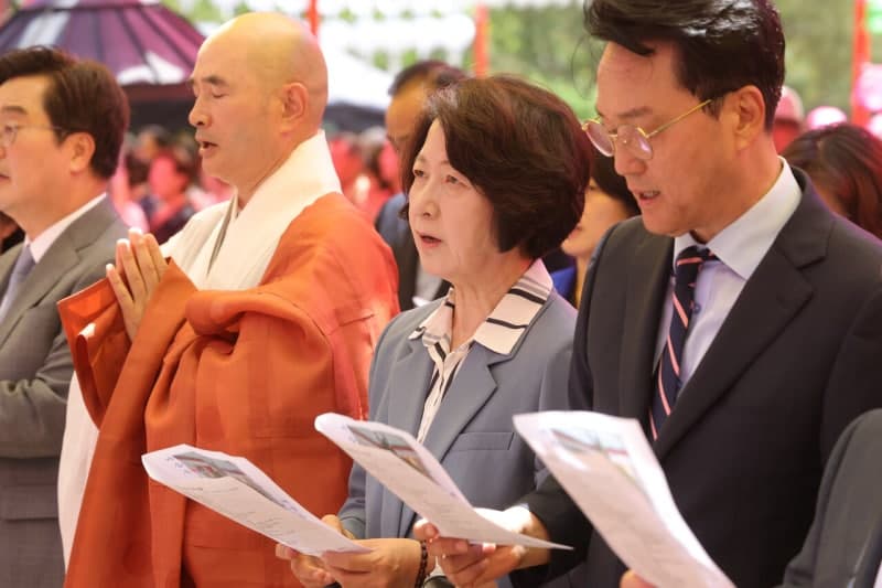 추미애·양향자, 부처님오신날 맞아 사찰 방문…"자비·화합의 정치" 한목소리