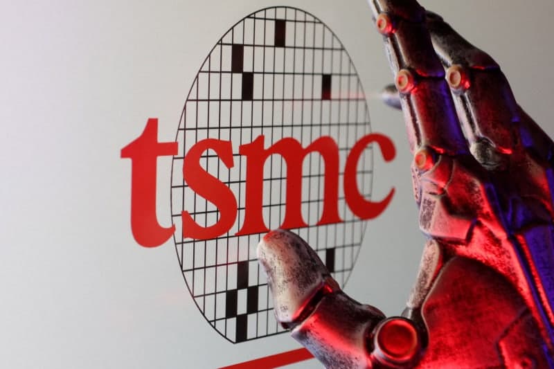 마이크론 38조·TSMC 85조 투자할 때 K-반도체는 '65조 성과급 딜레마'