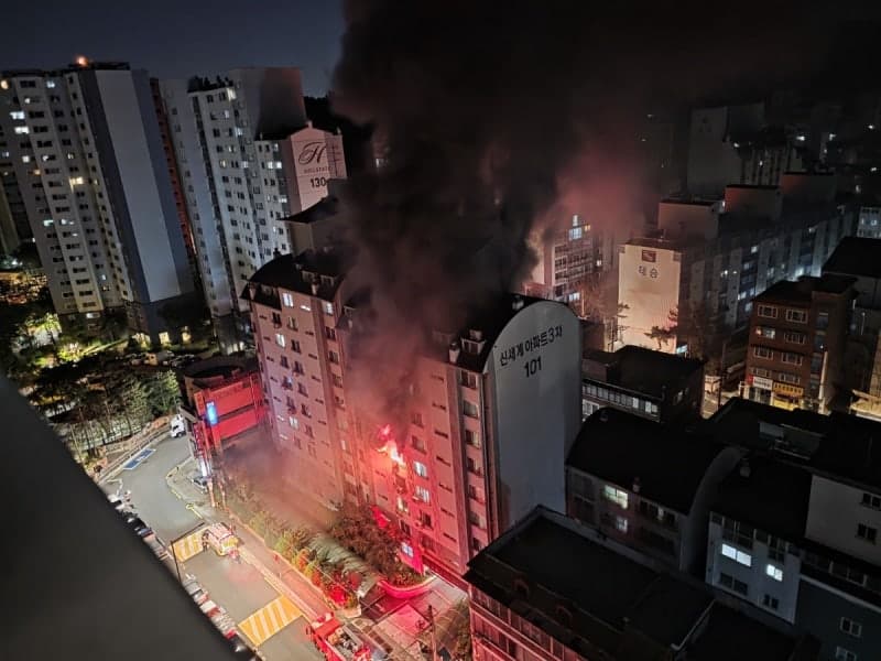 한밤 서울 강서구 내발산동 아파트 화재로 1명 병원 이송
