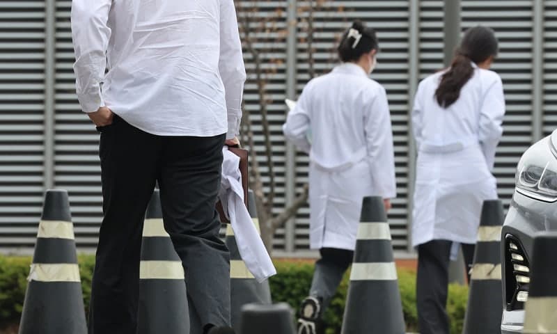 공보의 급감에 정부 "민간 개원의 보건소 진료 허용"…농어촌 의료공백 임시처방