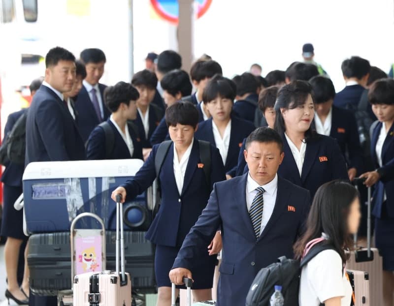 ‘북측’ 호칭에 발끈…자리 박차고 떠난 북한 축구단, 남북 온도차만 확인