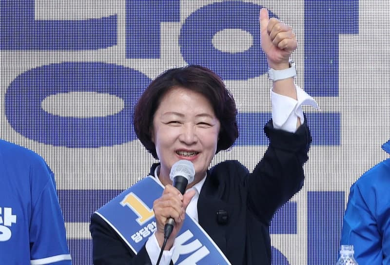 추미애 "평생 사죄해도 모자랄 박근혜, 선거판 돌아다녀 용납 못 해"