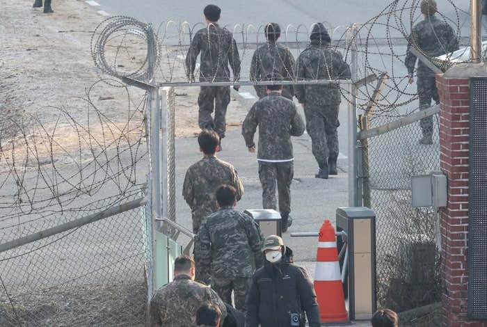 "생수 한 병 주고 3시간 땡볕 대기"…'예비군 사망' 훈련 참석자 폭로 논란