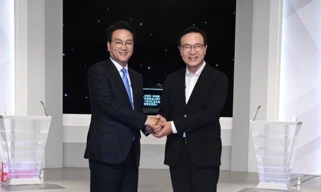 임태희·안민석, TV토론서 '공약·자질' 격돌…"중단없는 미래교육" vs "교육대전환"