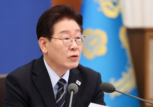 이 대통령 "동남권, 해양수도권 쇄빙선 되도록…추가 공공기관·기업 이전 신속 추진"
