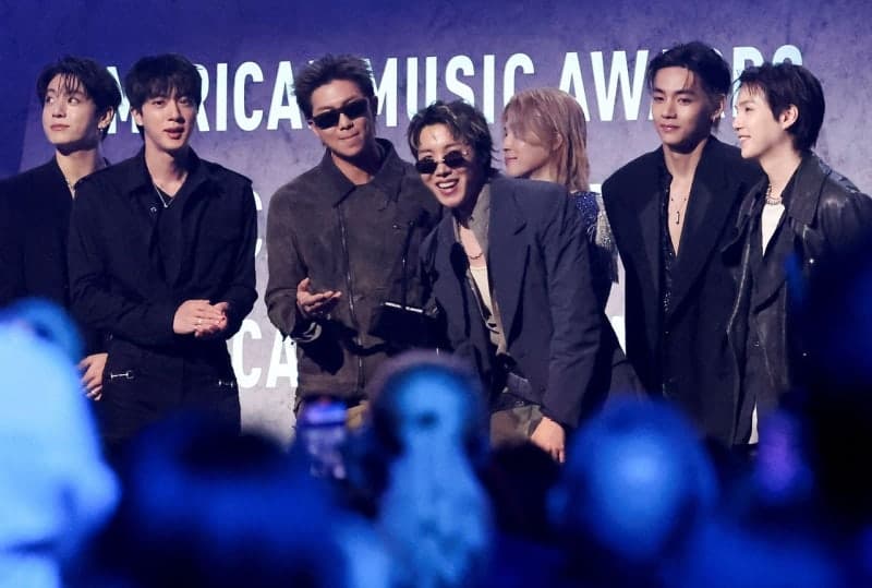 BTS 부산 공연 앞두고 '바가지 숙소' 논란에 대학·종교계 나섰다