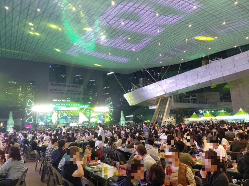 "테라 한잔 하이소!" 5000석 '순삭'…'센텀맥주축제'서 여름의 시작 맞는다