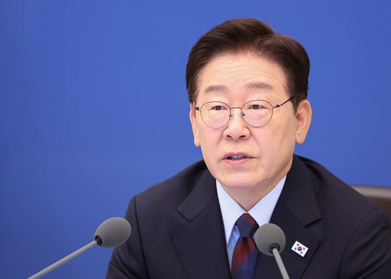 이 대통령 "학교 밖 청소년도 똑같이 존중받아야 할 대한민국의 미래"
