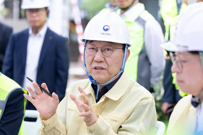 김윤덕 국토장관 "서소문 고가차도 붕괴 복구, 안전 최우선…열차 운행 차질 최소화"