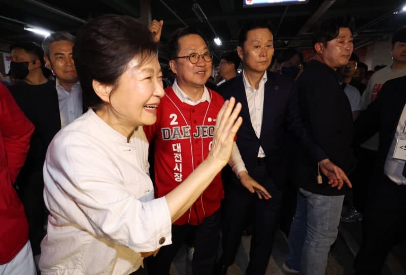 김종인, 박근혜 등판에 "회의적…이미 지나가신 분이 어떻게 보수 구심점되나"