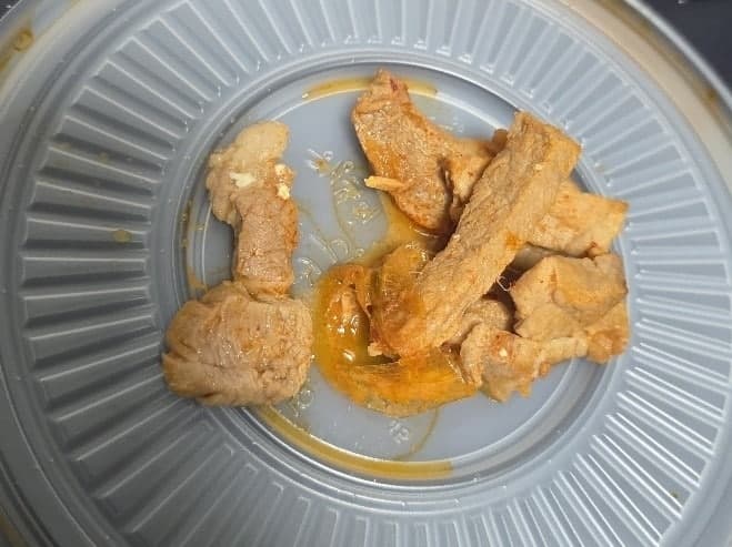 “덜 익은 고기, 한입 먹고 2만원 날렸다” 1점 리뷰… 김치찌개 가게 업주 분통 왜?