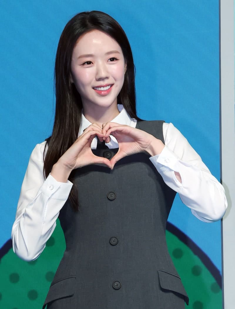 “암 꽤 많았다고 해”…‘활동 중단’ 지예은, 갑상선 기능 저하증 아닌 ‘암’ 투병 고백