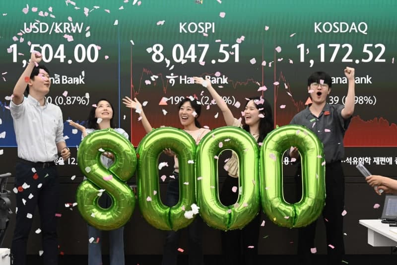 "8월이 고점" 피크아웃론에 개미들 '갈팡질팡'… 지금 털까 더 버틸까