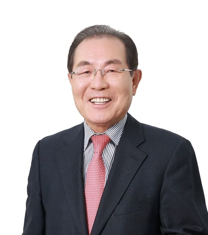 윤동한 한국콜마 회장, 장남 상대 '주식반환' 소송 취하로 오너가 분쟁 종식