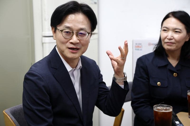 김정관 산업장관 "조선기자재·중소조선, K-조선 뿌리" 강조…5000억 투입 AI·수출 지원