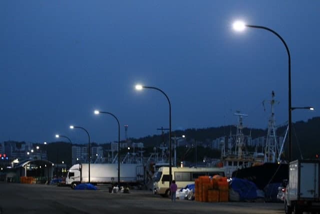 속초 해안도로, 밤에도 밝고 안전해져 시민들의 밤 산책도 즐겁다