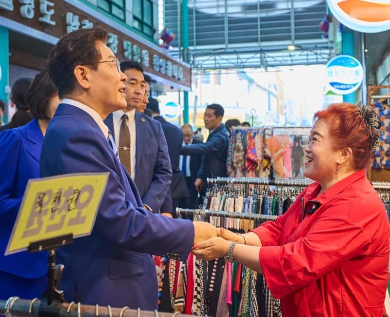 李대통령, 부산서 "YS 해양강국 꿈 앞당길것"… "동남권, 남부 해양수도권 육성"