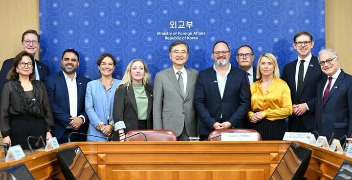 조현, 유럽의회 대표단 면담…"경제·안보 등 관계 발전" 논의