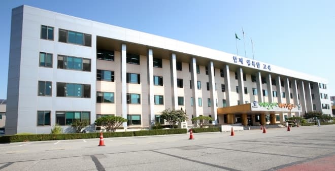 충북교육청, "위기 대응" 학교안전보안관 15곳 배치 완료…퇴직 경찰·소방관