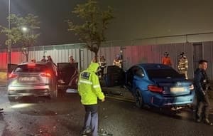 인천서 중앙선 넘은 BMW, 마주오던 승용차와 '꽝'…4명 부상
