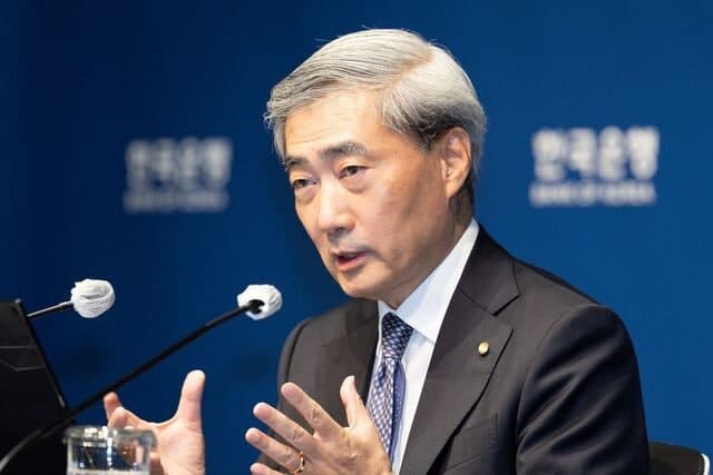 신현송 "갈 길 명확" 금리인상 공식화…8번째 동결에도 인상 시간 문제