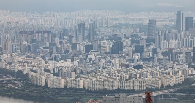 주담대 금리 7개월 만에 하락, "변동금리 몰린 차주들" 고정형 비중 56개월만 최저