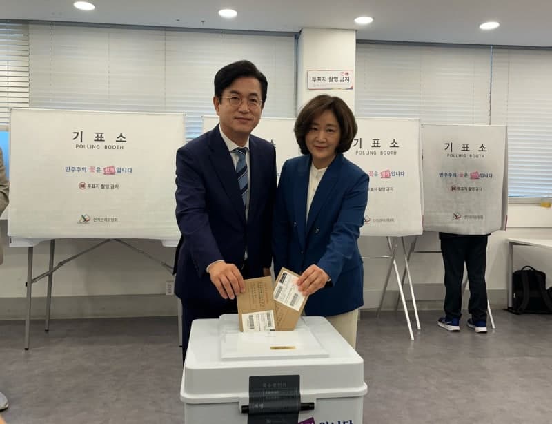 허태정·강희린 대전시장 후보, 원도심서 사전투표 "미래 위해 참여해 달라"