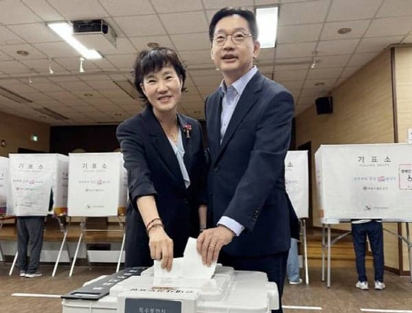 김경수, 창원서 사전투표 "투표가 미래를 바꿔" 동참 호소