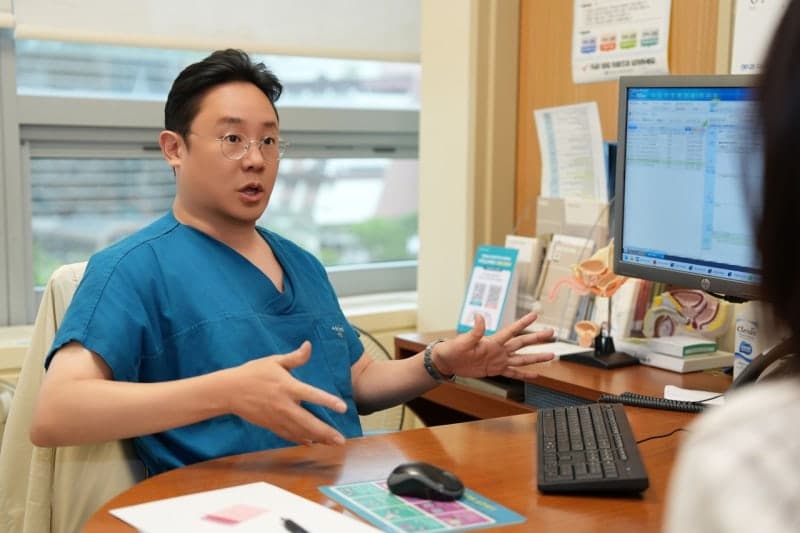 서울성모병원, '발 다한증' 국내 첫 단일공 로봇수술 성공…"치료 까다로운 질환에 새 희망"