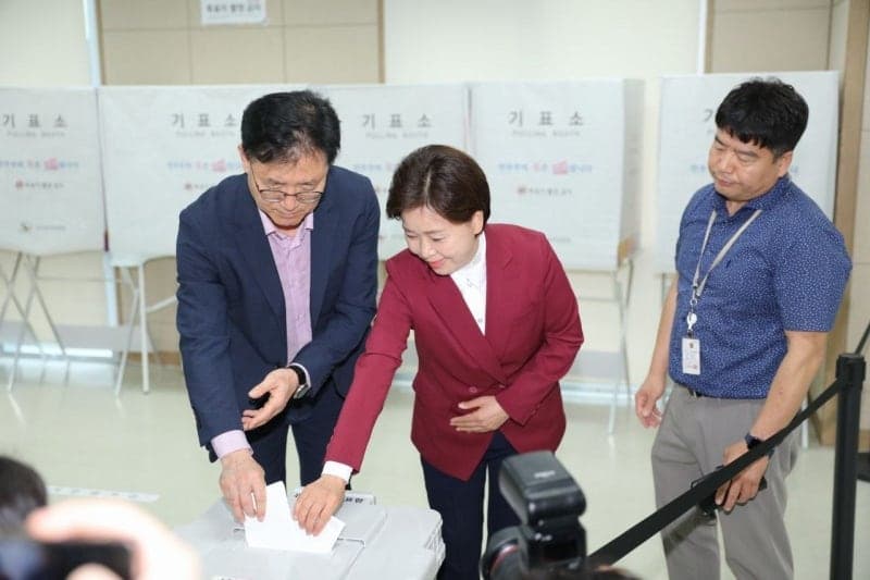 양향자 "정쟁 아닌 미래 이야기하는 경기도 만들 것" 사전투표 참여