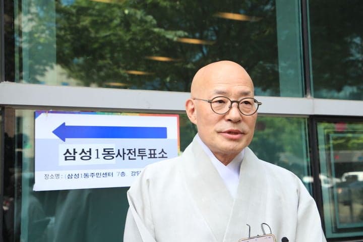 "화합의 지도자 나오길" 종교 지도자들, 사전투표 참여해 유권자 독려