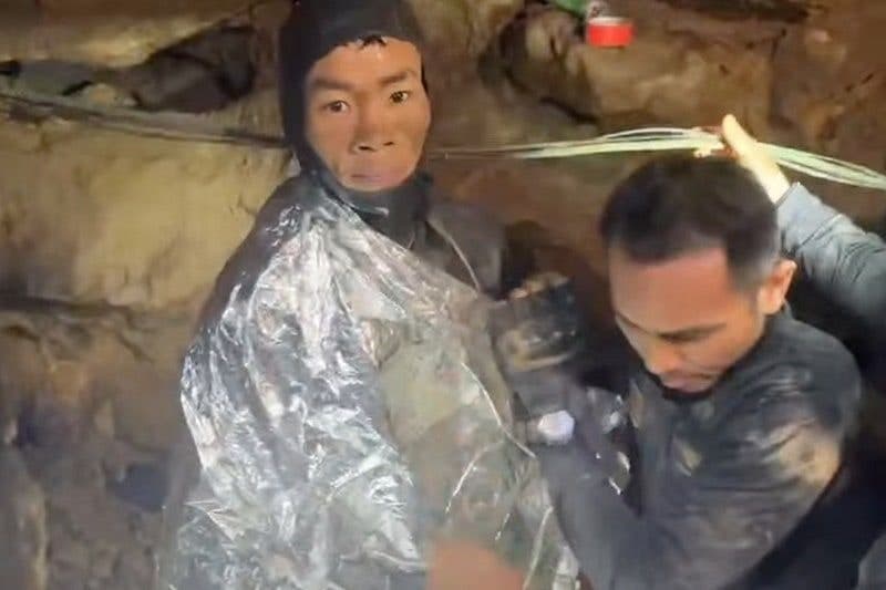 “폭 60cm 틈 비집고”… 라오스 동굴 갇힌 7명 중 1명, 9일 만에 극적 구조