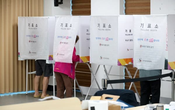 높은 사전투표율에 여야 엇갈린 해석…"고무적" vs "정부 심판론"