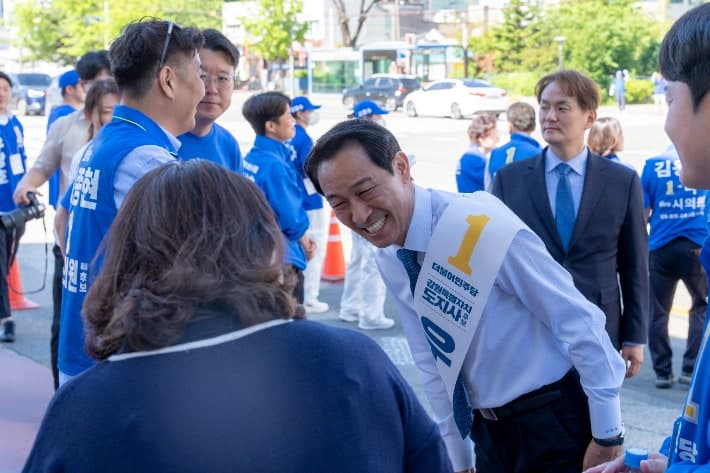 우상호 "대통령이 보내", 김진태 "대통령만 외쳐"…강원 동해안 주말 유세 총력