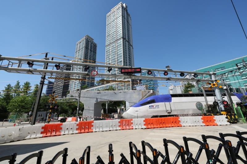 서소문 고가 2.9㎝ 내려앉았는데... 시공사, 코레일에 "일상 작업" 보고