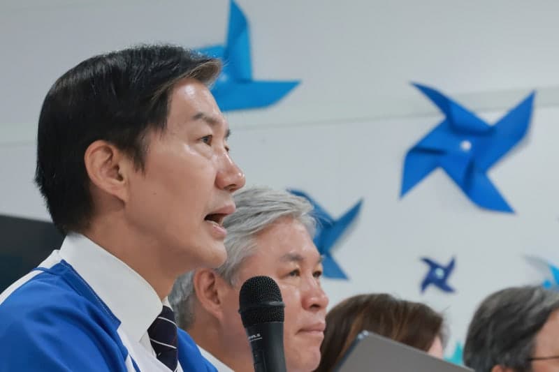 조국 "민주 지도부, 더 큰 민주개혁진영 반대"…유의동·황교안 단일화는 "내란 단일화"