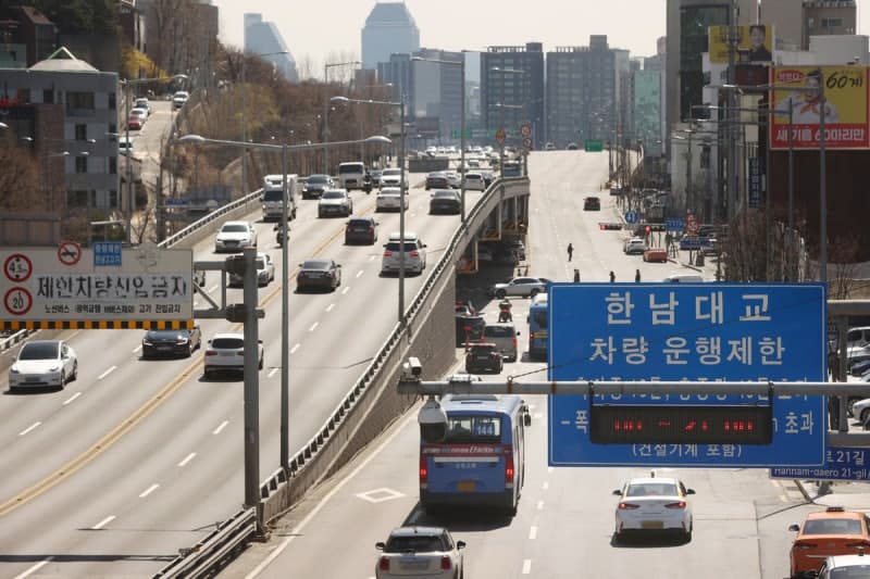한남대교서 70대 남성 투신 사망, 한강버스 25분 지연