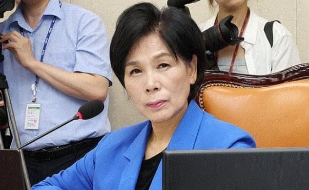 최민희 "누가 스벅 마시지 말랬나…국민의 자발적 불매운동"
