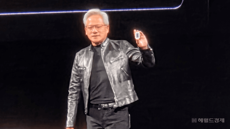 젠슨 황 "AI 노트북 진출"…삼성·SK 메모리 수혜 기대 만발