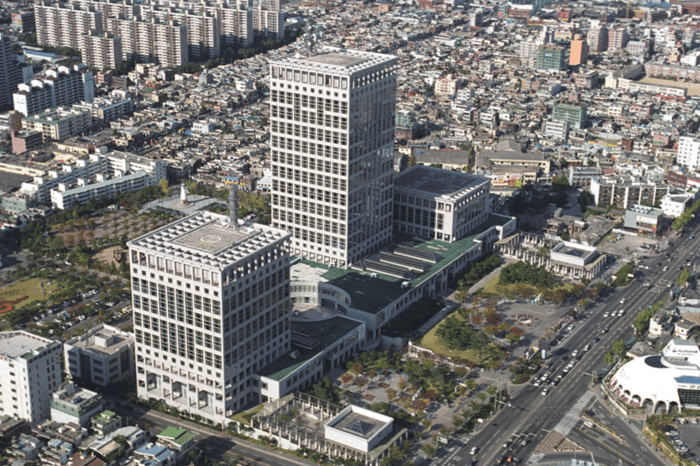 "지역경제 이끈다" 부산시, 명문향토기업 33개사 선정… 세무 검사 3년 유예 파격 대우