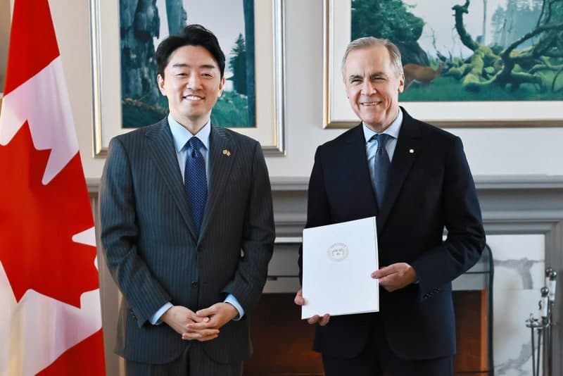 캐나다 잠수함 수주 총력전, 첨단산업 협력으로 승부수