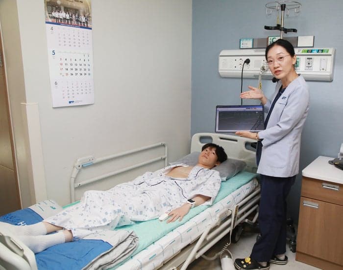 "환자 안전 최우선"…강릉아산병원·순천향대 부천병원, AI 웨어러블 '씽크'로 스마트 케어 병동 확대